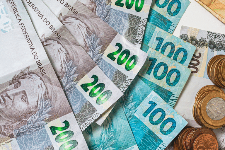 É possível economizar e investir com salário mínimo de R$ 1.518?